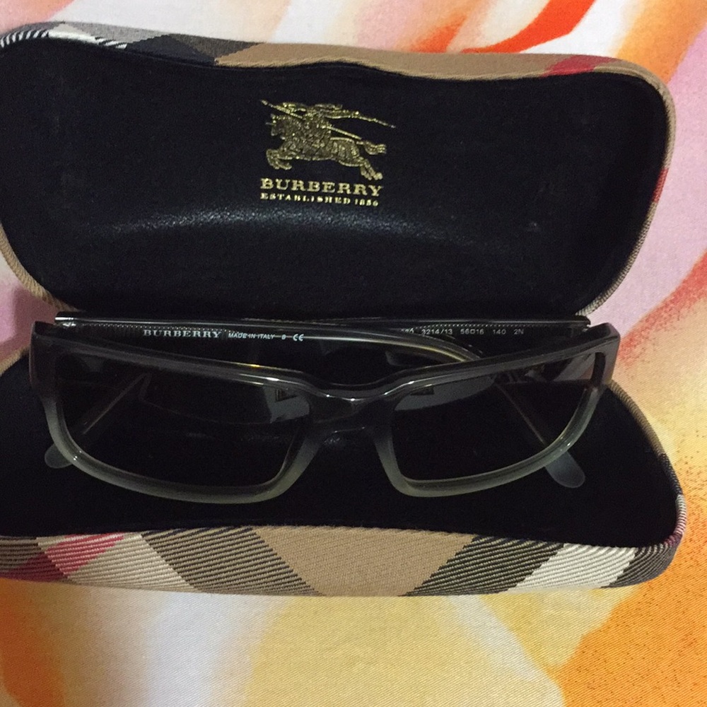 BURBERRY sunglass - Picture 3 of 8